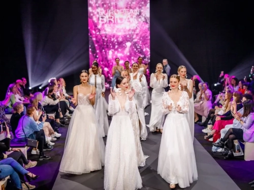 Sfilate European Bridal Week 2025, ad Essen torna in passerella la moda sposa