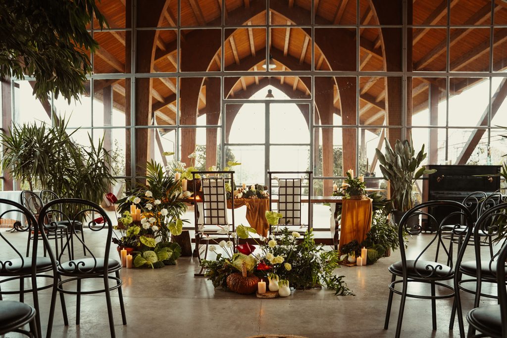 In questa foto i dettagli botanici delle nozze di Giulia e Fabrizio con Federica Iovane e The Flower Company.