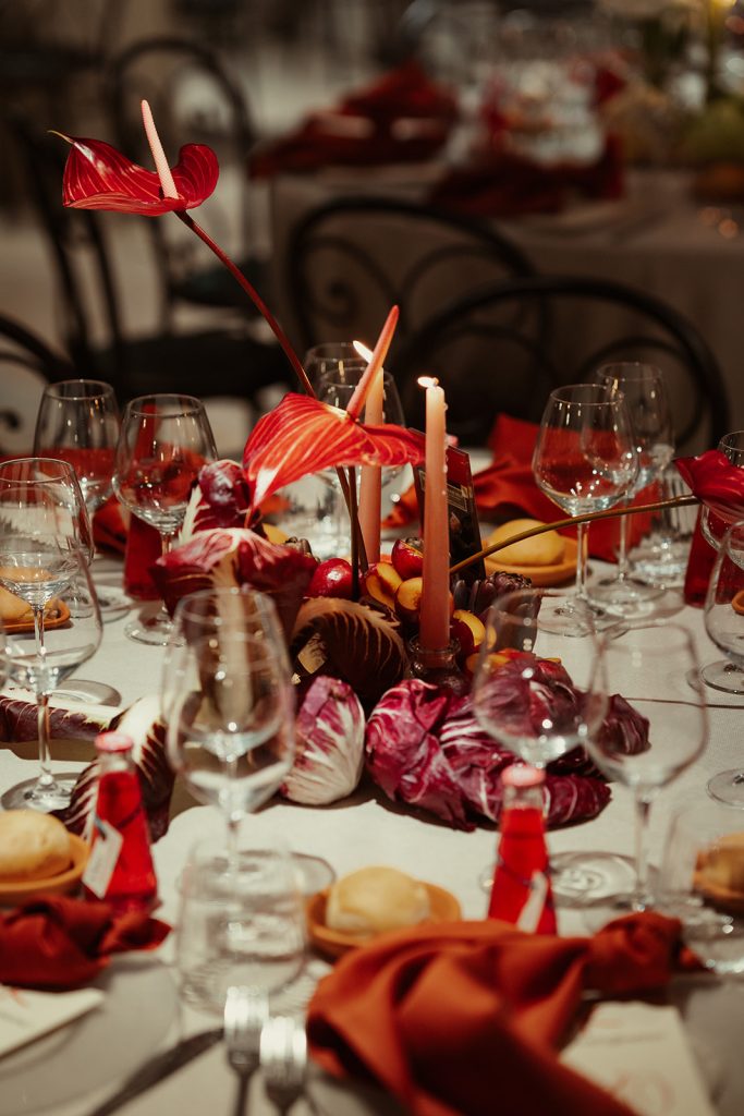 In questa foto i dettagli botanici delle nozze di Giulia e Fabrizio con Federica Iovane e The Flower Company.