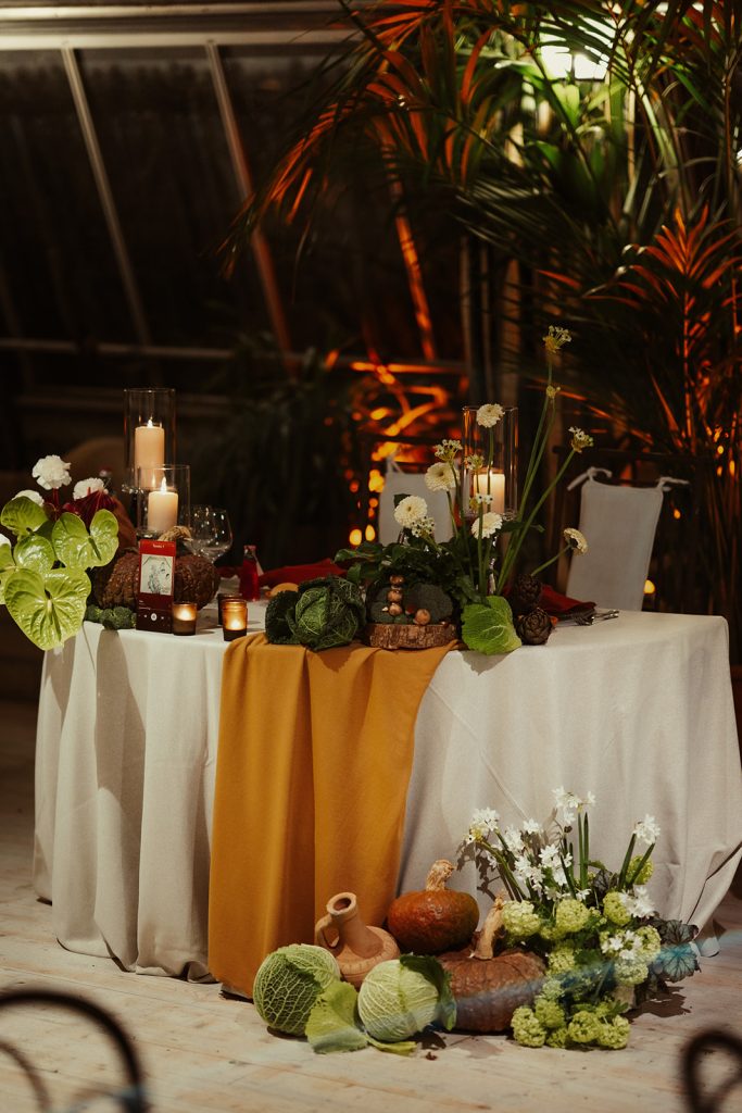 In questa foto i dettagli botanici delle nozze di Giulia e Fabrizio con Federica Iovane e The Flower Company.