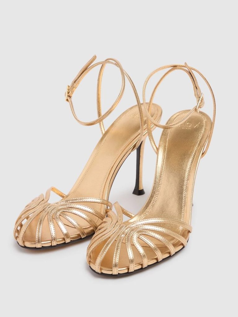 In questa foto, scarpe da cerimonia donna 2025 Luisa Via Roma modello sandalo cage, colore oro 