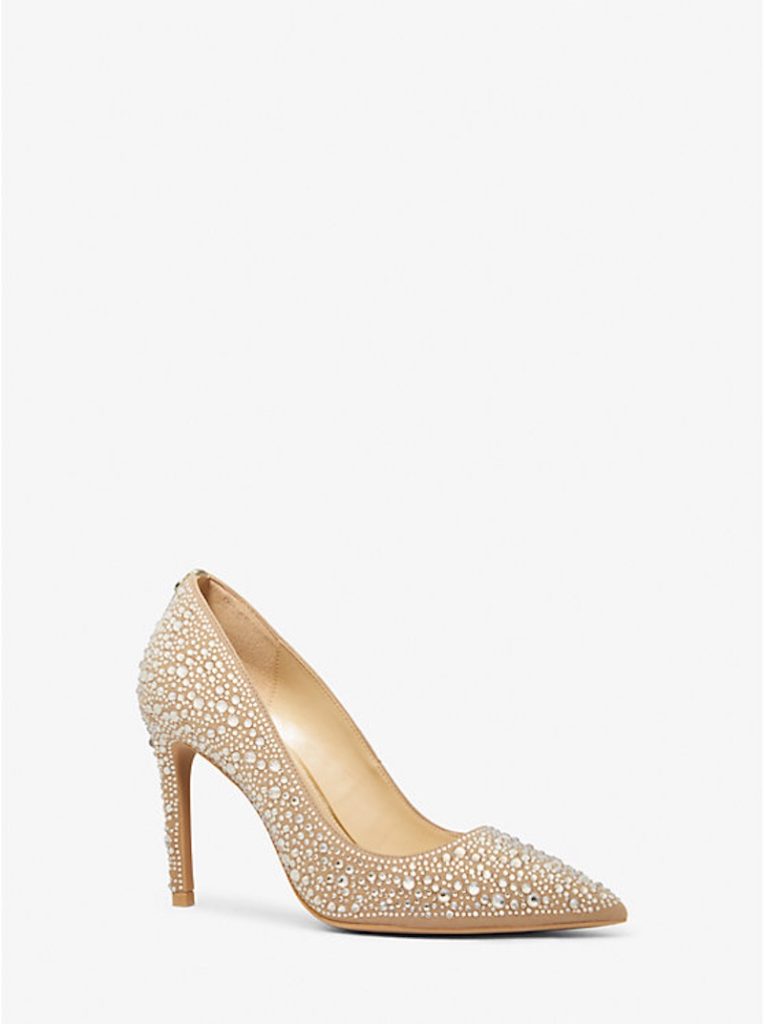 In questa foto, scarpe da cerimonia donna 2025 Michael Kors modello décolleté colore oro con applicazioni di strass su tutta la tomaia