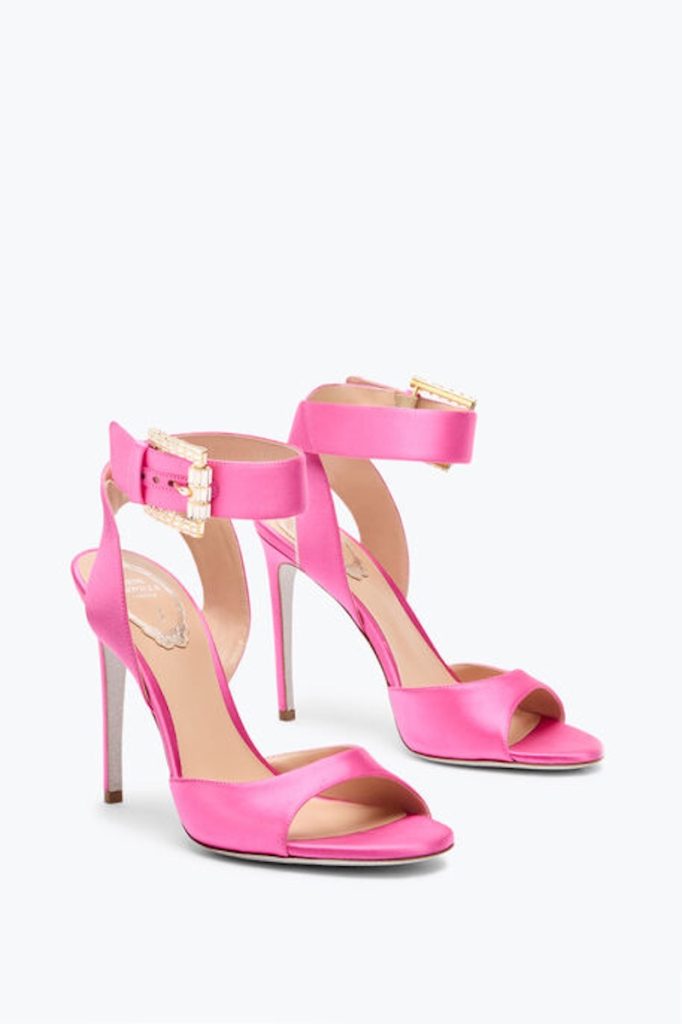 In questa foto, scarpe Rene Caovilla modello sandalo, colore rosa 