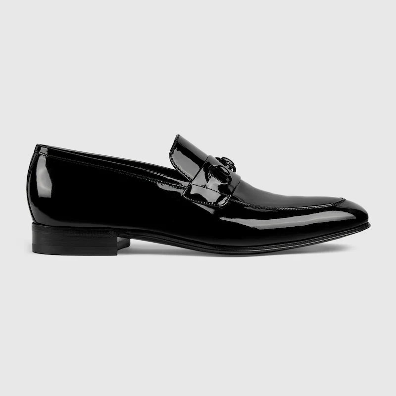 In questa foto un modello di scarpe sposo 2025 gucci