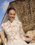 Abiti da sposa Demetrios 2026, pura femminilità alla Milano Bridal Week