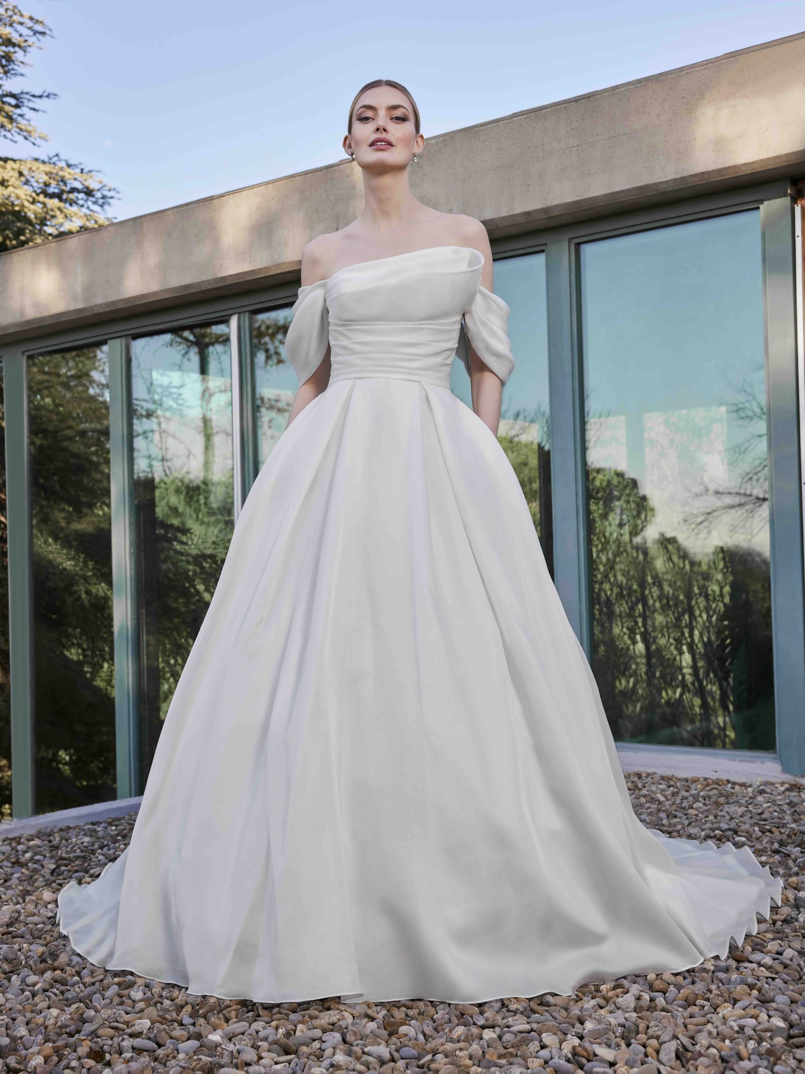 Collezione Pronovias 2026: l'anteprima è un inno al romanticismo