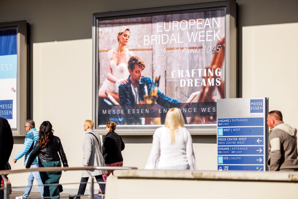In questa foto la fiera european bridal week 2025