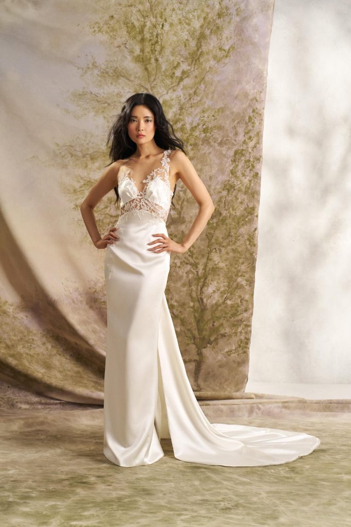 In questa foto la modella indossa un abito da sposa Ines Di Santo 2026 con intarsio