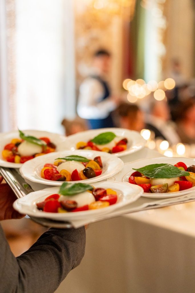 In questa foto, uno dei piatti del matrimonio di Molly e Paul al St. Regis