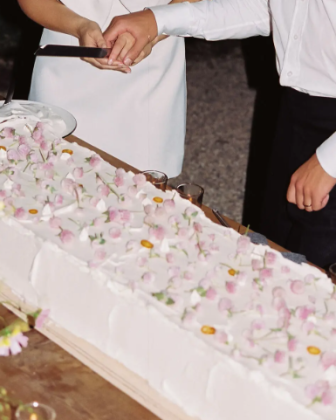 Da Instagram alla realtà: forme, gusti e decorazioni delle torte di matrimonio più trendy
