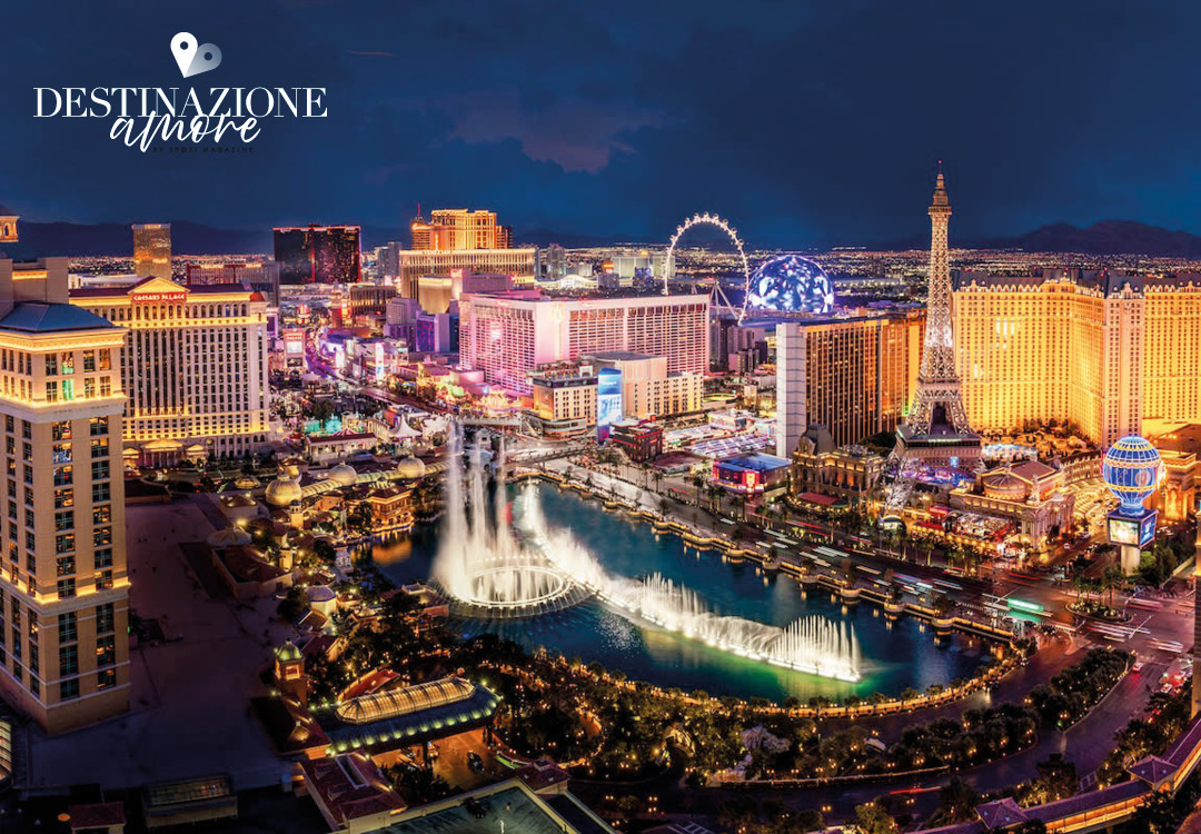 In questa foto una veduta aerea notturna di las vegas, destinazione per il proprio viaggio di nozze ma anche per sposarsi