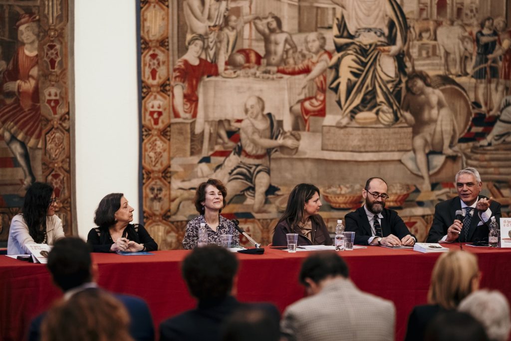 In questa foto i partecipanti della manifestazione Milano Set Mediterraneo 2025 al Castello Sforzesco