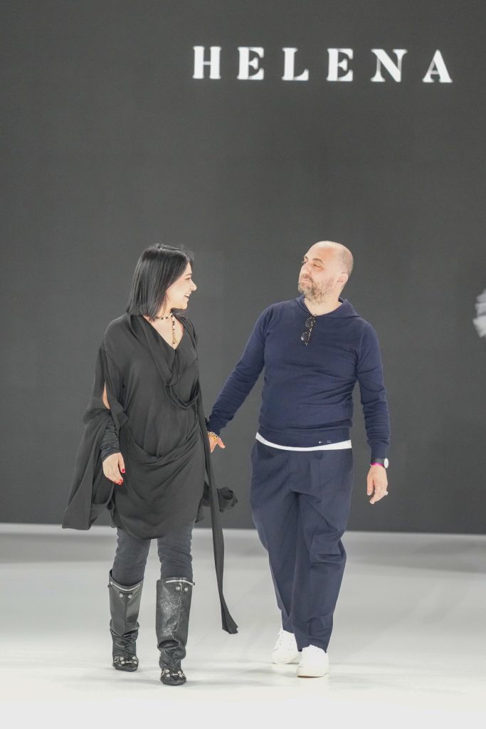 In questa foto i designer helena a barcellona