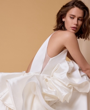 Collezione sposa Nagae 2026, il Giappone ispira abiti dalle linee essenziali
