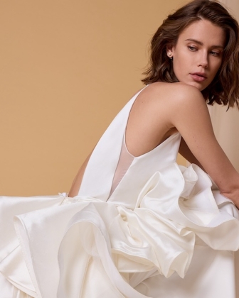 Collezione sposa Nagae 2026, il Giappone ispira abiti dalle linee essenziali