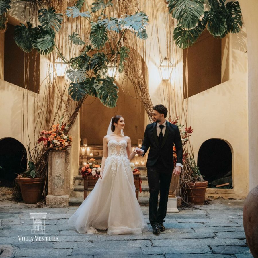 In questa foto due sposi dopo la cerimonia civile a Villa Ventura, location per matrimoni