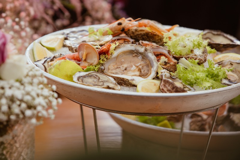 In questa foto, un corner dei crudi di pesce in un buffet al mamamare