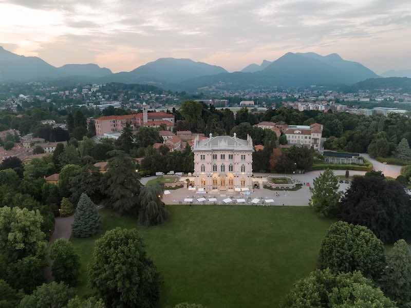 In questa foto, una vista dall'alto di Villa Ponti