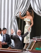 L’abito di lei ispirato a Sofia Loren e il sì nell’Isola di San Giorgio, le foto e i dettagli del matrimonio di Jeff Bezos e Lauren Sanchez