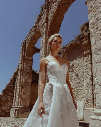 Abiti da sposa Maison Signore 2026, un trionfo di sartorialità Made in Italy