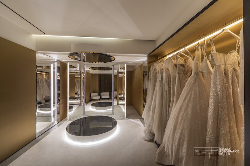 In questa foto, la sala prove dell'atelier Le Spose di Mori