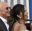 Luna di miele siciliana per Jeff Bezos e Lauren Sanchez, i neo sposi fanno tappa a Taormina