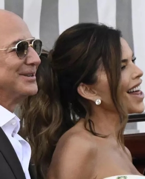 Luna di miele siciliana per Jeff Bezos e Lauren Sanchez, i neo sposi fanno tappa a Taormina