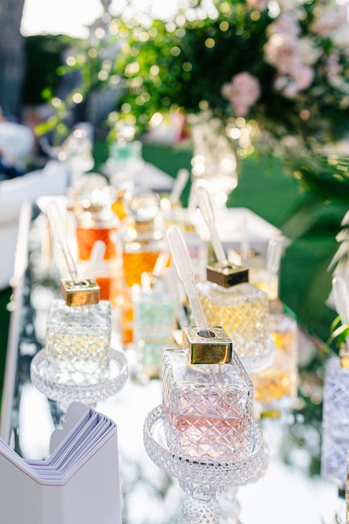 In questa foto, il Parfum Bar allestito per il matrimonio di Eleonora e Danilo, da Giorgia Pirro
