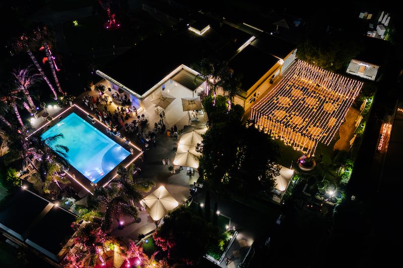In questa foto, una vista dall'alto e serale di Villa Demetra