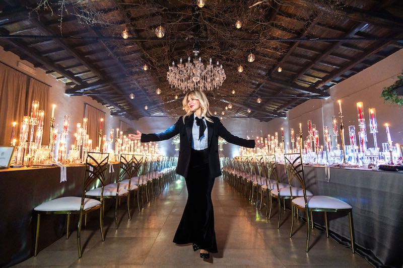 In questa foto, la Wedding Planner Barbara Vissani mostra l'allestimento del matrimonio Romantic Glam di PierPaolo e Maria Pia