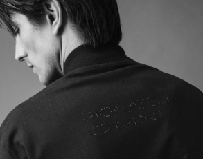 Omnia Pignatelli, la Maison debutta nel lifestyle con la prima linea urban