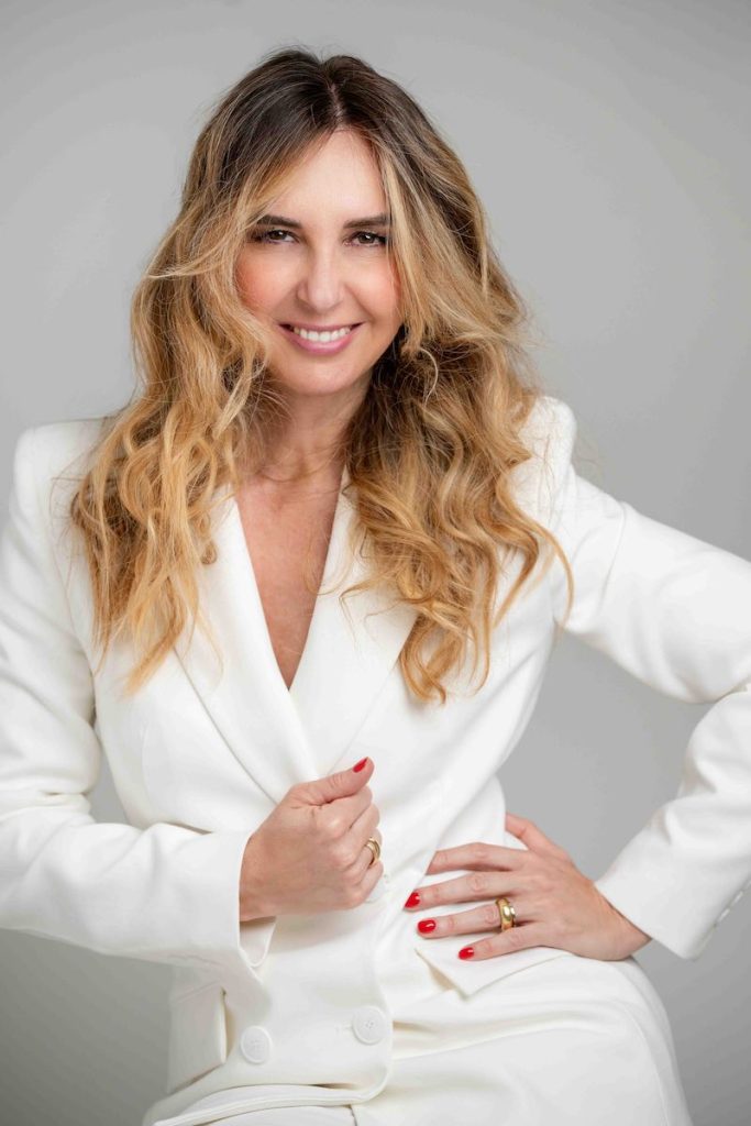 In questa foto, la fotografa di matrimonio Valeria Santoni