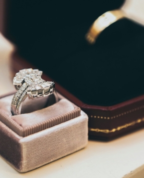 Gioielli di famiglia e matrimonio: conservarli, trasformarli o venderli?