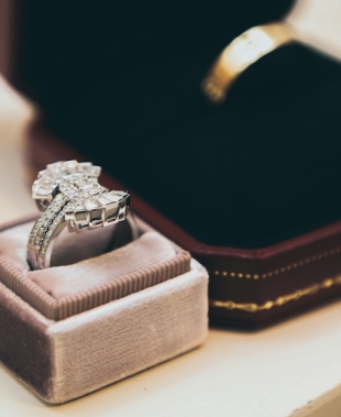 Gioielli di famiglia e matrimonio: conservarli, trasformarli o venderli?