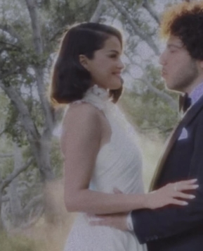 Dagli abiti Ralph Lauren al discorso di Taylor Swift: i dettagli del matrimonio di Selena Gomez