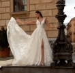 Monica Loretti, eleganza senza tempo e innovazione nel Bridal internazionale