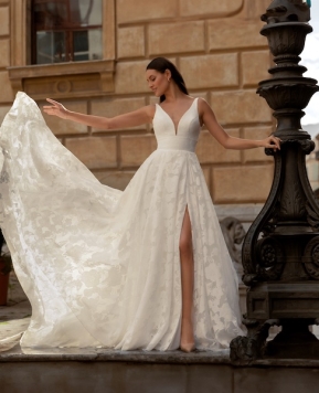 Monica Loretti, eleganza senza tempo e innovazione nel Bridal internazionale