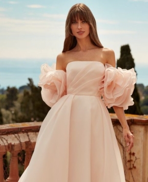 Abiti da sposa colorati 2026: la prossima stagione Bridal è un’ode alla personalità