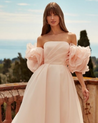 Abiti da sposa colorati 2026: la prossima stagione Bridal è un’ode alla personalità