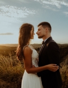 Abiti da sposa scivolati 2026, leggerezza tra comfort e dettagli couture