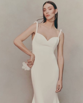 Abiti da sposa scivolati 2026, leggerezza tra comfort e dettagli couture