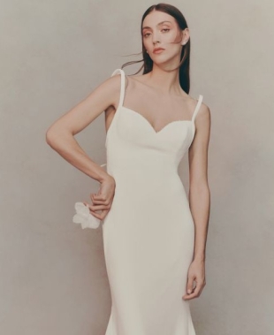 Abiti da sposa scivolati 2026, leggerezza tra comfort e dettagli couture