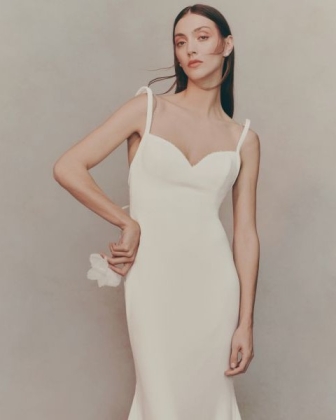 Abiti da sposa scivolati 2026, leggerezza tra comfort e dettagli couture
