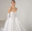 Collezione sposa Justin Alexander Signature P/E 2026, l’opulenza di Gilded Form