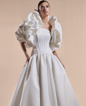 Elisabetta Franchi x Pronovias 2026, la nuova capsule tra moda sposa e architettura