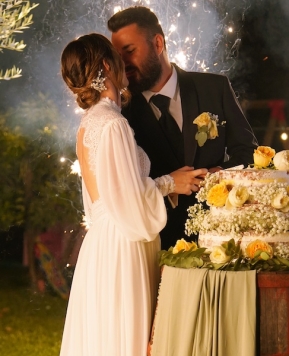 Il matrimonio di Flavia e Federico in un casale di famiglia: eleganza firmata Manuela Marrale