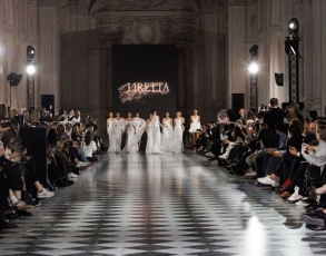 Yedyna incanta alla White Wedding Platform 2025: la sposa del futuro è libera, autentica e regale
