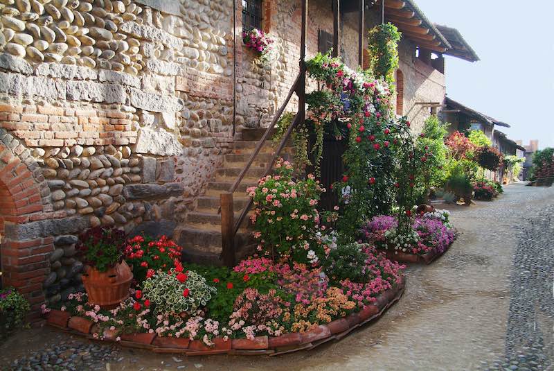 In questa foto, il Ricetto di Candelo