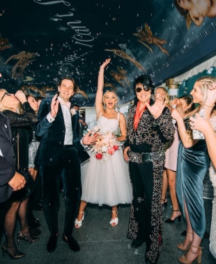 Dai luoghi iconici alle storie d’amore vip (e non), ecco perché celebrare il matrimonio a Las Vegas