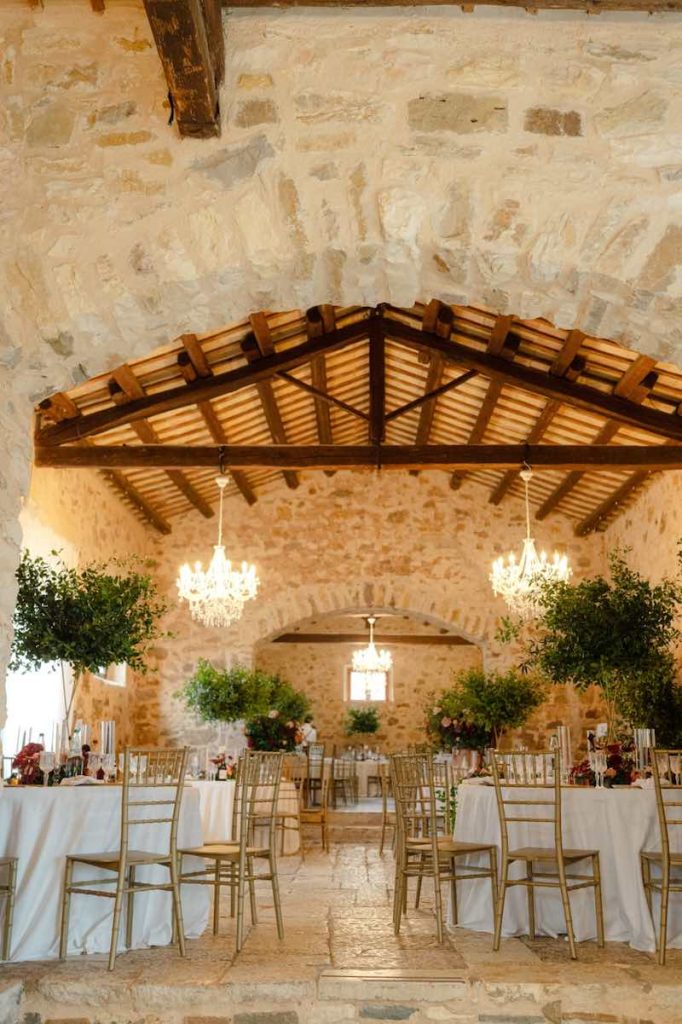 In questa foto, un allestimento per un matrimonio invernale realizzato da Atelier Cianfoni